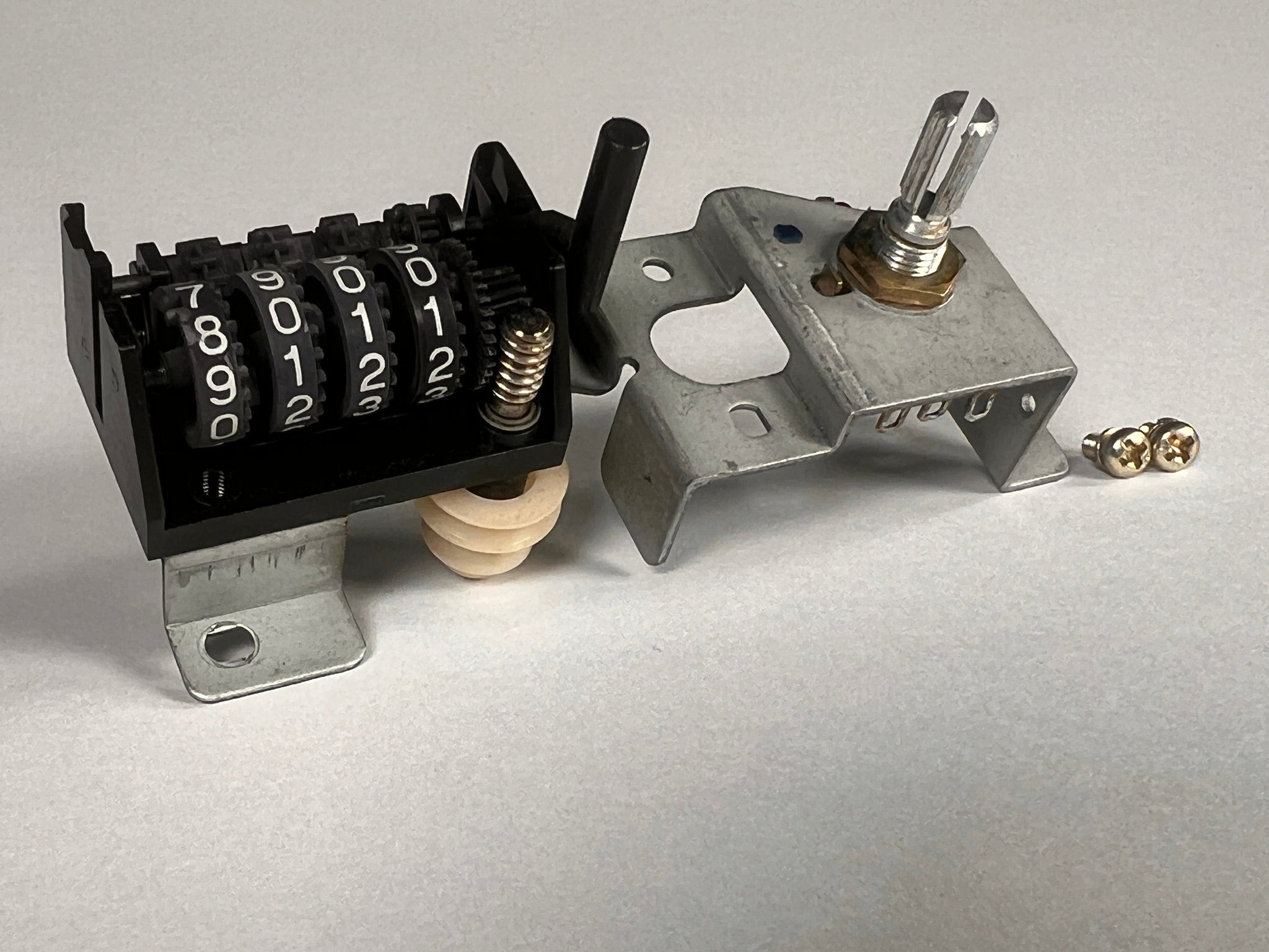 Pioneer 707_Counter Assembly